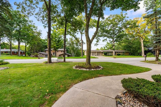 3046 BAY VIEW DRIVE, Green Bay, WI 54311