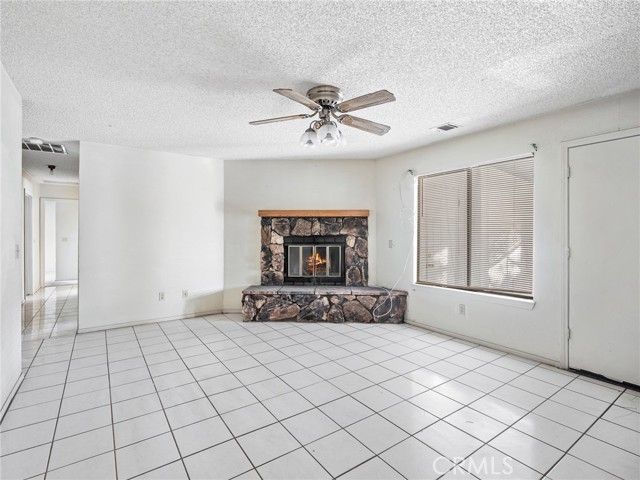 14669 La Brisa, Victorville, CA 92392