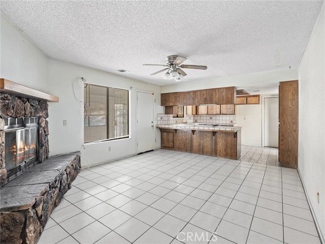 14669 La Brisa, Victorville, CA 92392