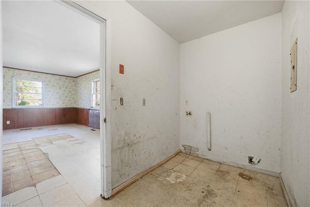 1414 Loren CRES, Portsmouth, VA 23701