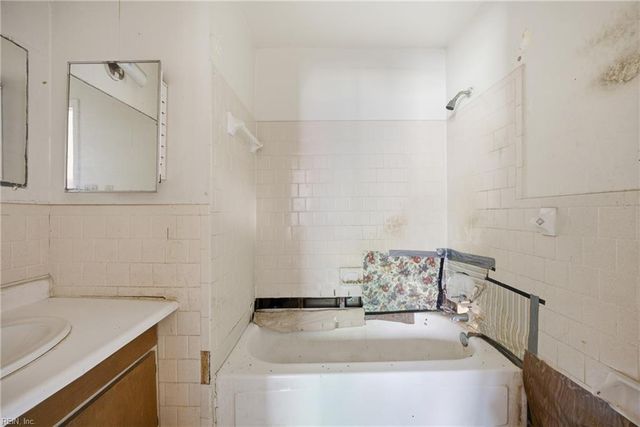 1414 Loren CRES, Portsmouth, VA 23701