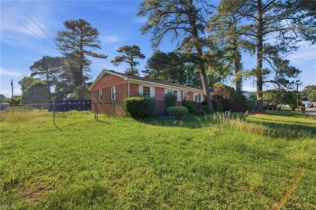 1414 Loren CRES, Portsmouth, VA 23701