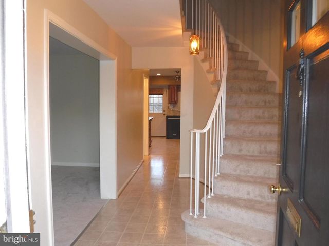 8519 FORRESTER BLVD, Springfield, VA 22152