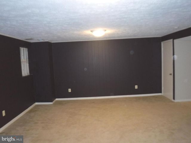 8519 FORRESTER BLVD, Springfield, VA 22152