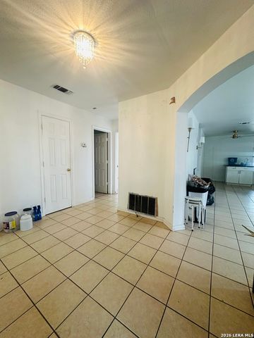 5830 LARKMEADOW DR, San Antonio, TX 78233