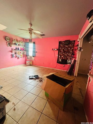 5830 LARKMEADOW DR, San Antonio, TX 78233