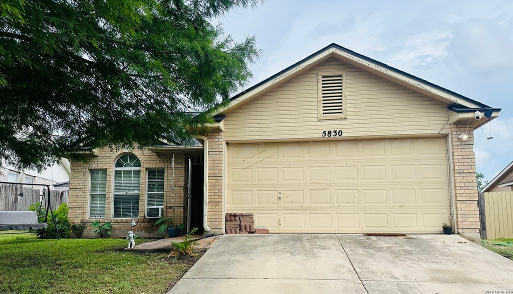 5830 LARKMEADOW DR, San Antonio, TX 78233