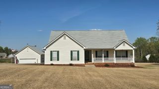 352 Olde Wick Trail, Hoschton, GA 30548