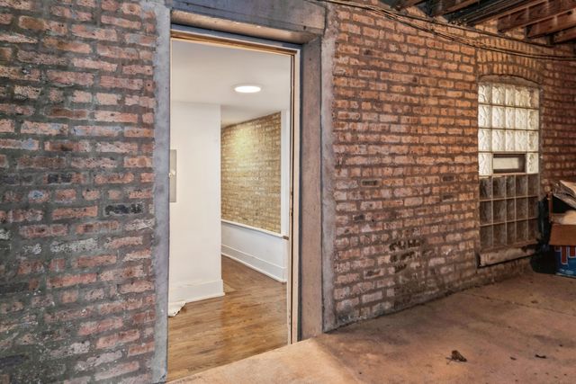 3221 N California Avenue G, Chicago, IL 60618