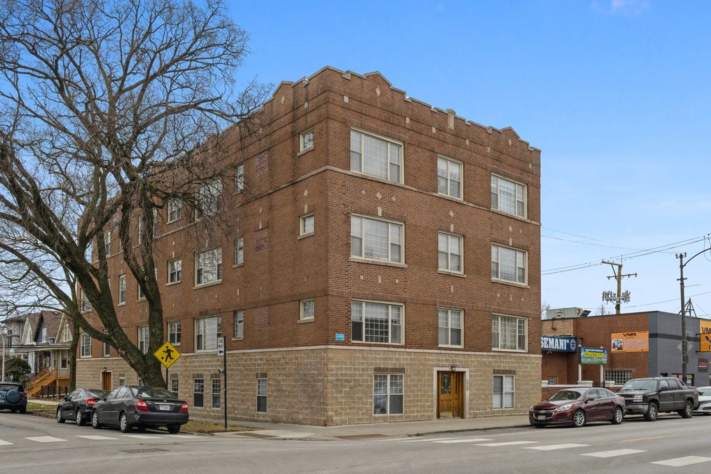 3221 N California Avenue G, Chicago, IL 60618