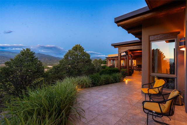 42 San Juan Ranch Road, Santa Fe, NM 87506