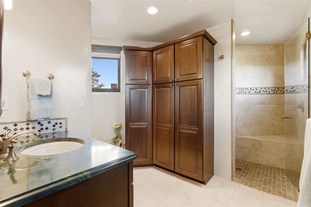 42 San Juan Ranch Road, Santa Fe, NM 87506