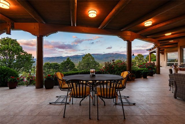 42 San Juan Ranch Road, Santa Fe, NM 87506