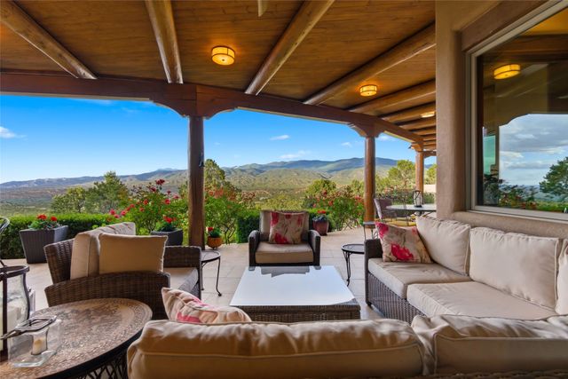42 San Juan Ranch Road, Santa Fe, NM 87506