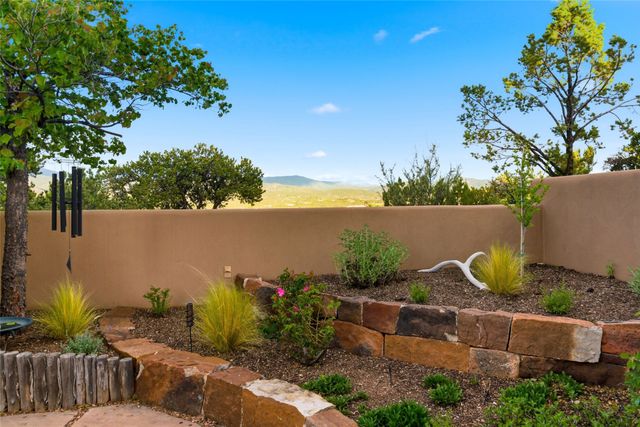 42 San Juan Ranch Road, Santa Fe, NM 87506