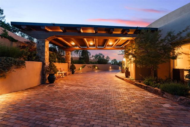 42 San Juan Ranch Road, Santa Fe, NM 87506