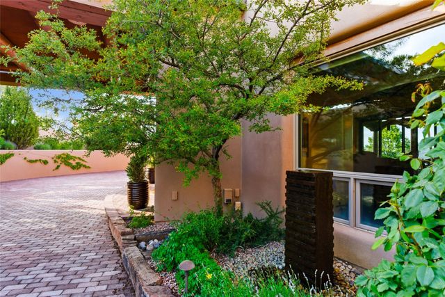 42 San Juan Ranch Road, Santa Fe, NM 87506