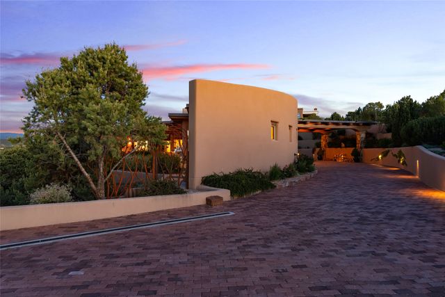 42 San Juan Ranch Road, Santa Fe, NM 87506