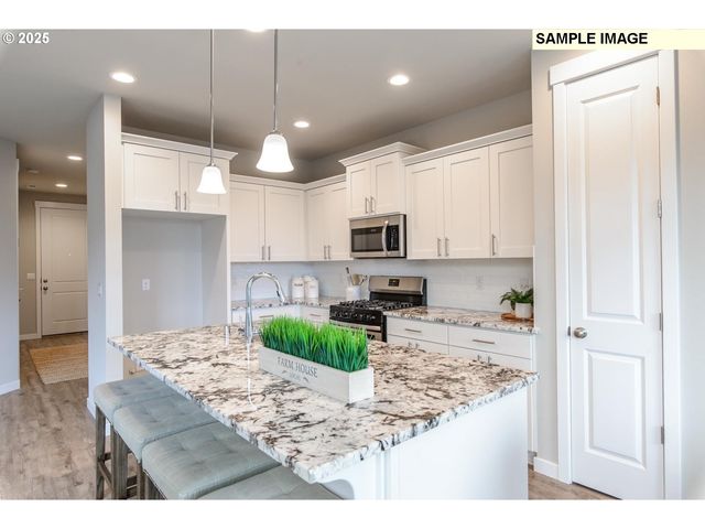 10257 Se VRADENBURG Rd 358, Happy Valley, OR 97086