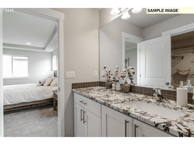 10257 Se VRADENBURG Rd 358, Happy Valley, OR 97086