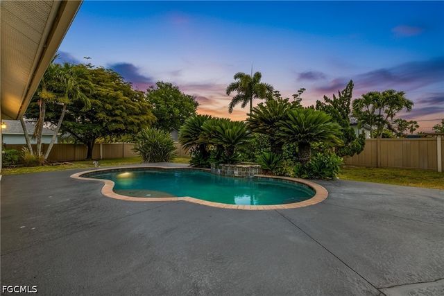 4011 SW 16th PL, Cape Coral, FL 33914