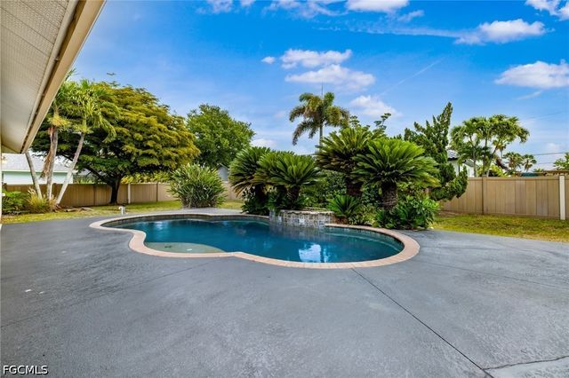 4011 SW 16th PL, Cape Coral, FL 33914