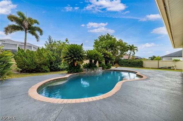 4011 SW 16th PL, Cape Coral, FL 33914