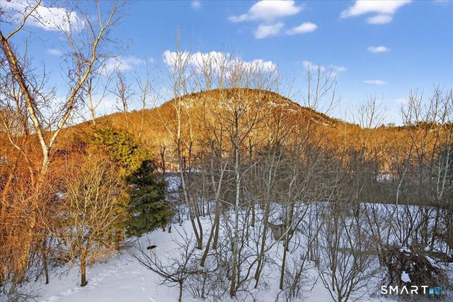 35 Todd Street 302, Hamden, CT 06518