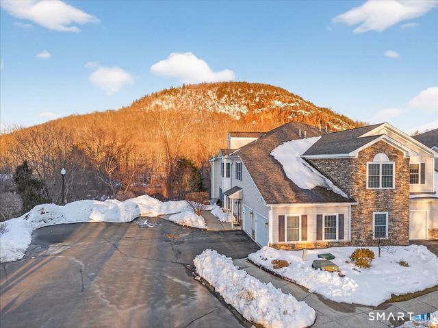 35 Todd Street 302, Hamden, CT 06518