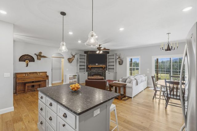 2628 E Farm Road 22, Fair Grove, MO 65648