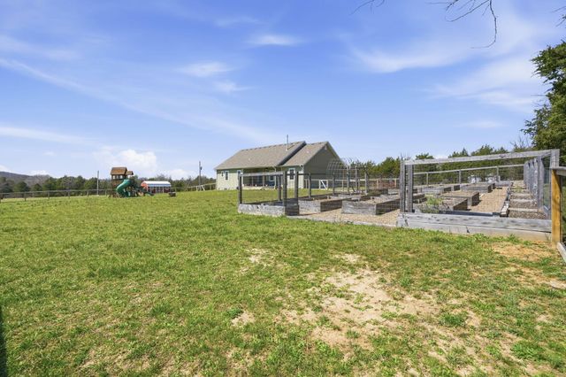 2628 E Farm Road 22, Fair Grove, MO 65648