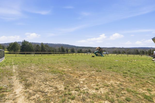 2628 E Farm Road 22, Fair Grove, MO 65648