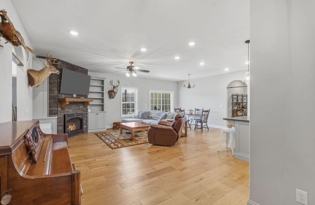 2628 E Farm Road 22, Fair Grove, MO 65648