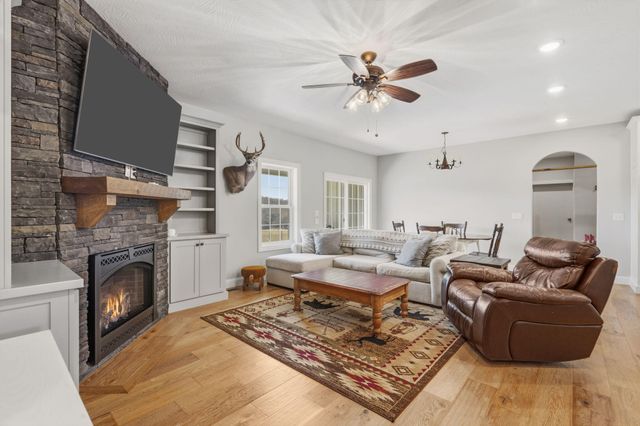 2628 E Farm Road 22, Fair Grove, MO 65648