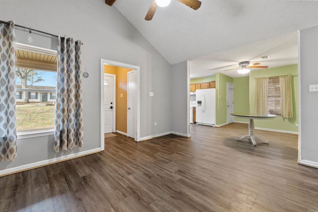 9404 Maryland Cove, Sherwood, AR 72120