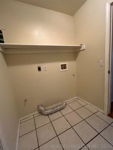 1331 E Bryan Avenue, Sapulpa, OK 74066