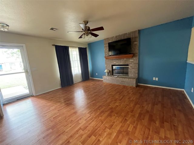 1331 E Bryan Avenue, Sapulpa, OK 74066