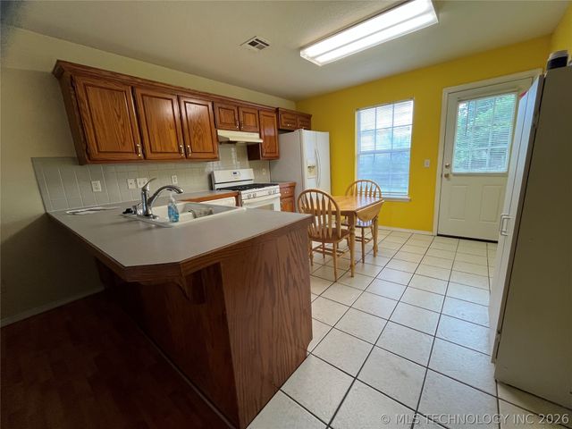 1331 E Bryan Avenue, Sapulpa, OK 74066