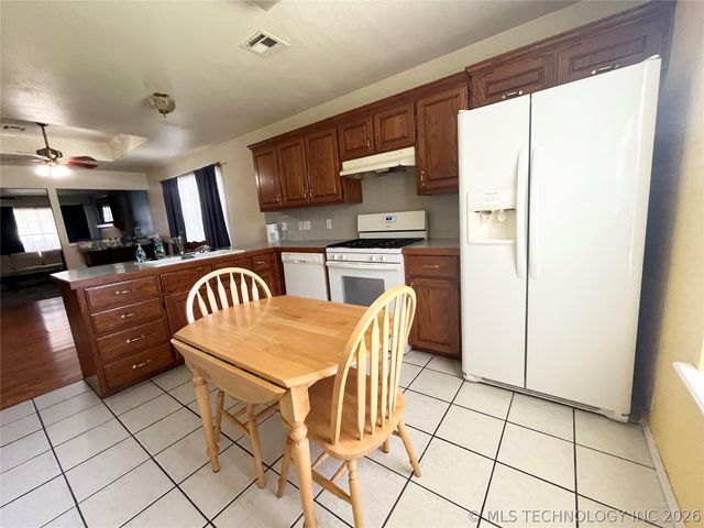 1331 E Bryan Avenue, Sapulpa, OK 74066