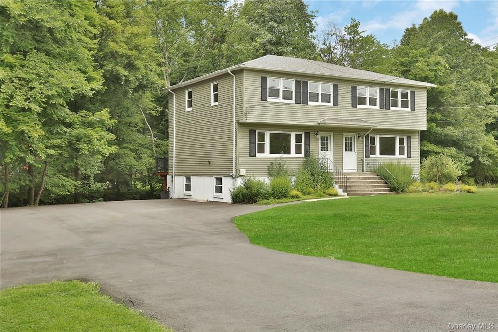 31 Margaret Keahon Drive, Pearl River, NY 10965