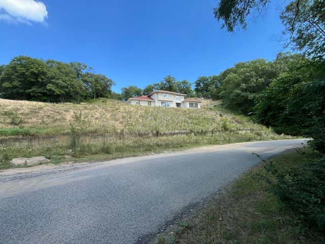 8000 Forest Avenue, Gary, IN 46403