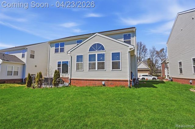 59625 Twin Pines Drive, New Hudson, MI 48165