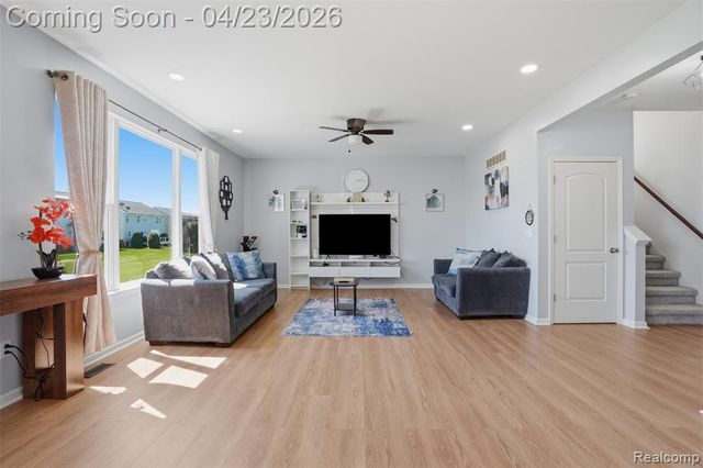 59625 Twin Pines Drive, New Hudson, MI 48165