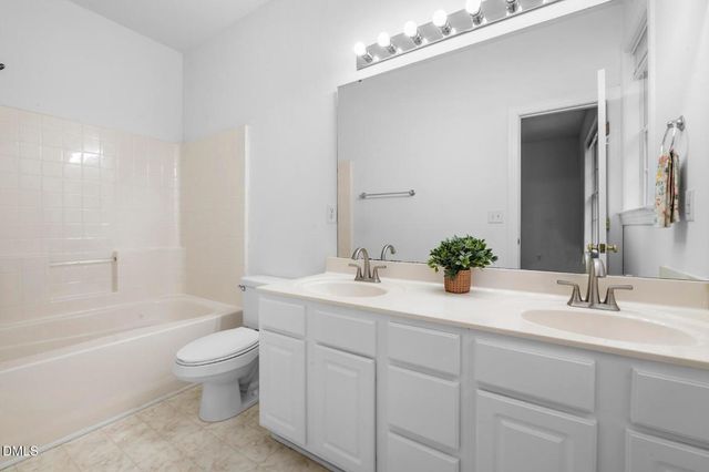 168 Lumina Place, Holly Springs, NC 27540