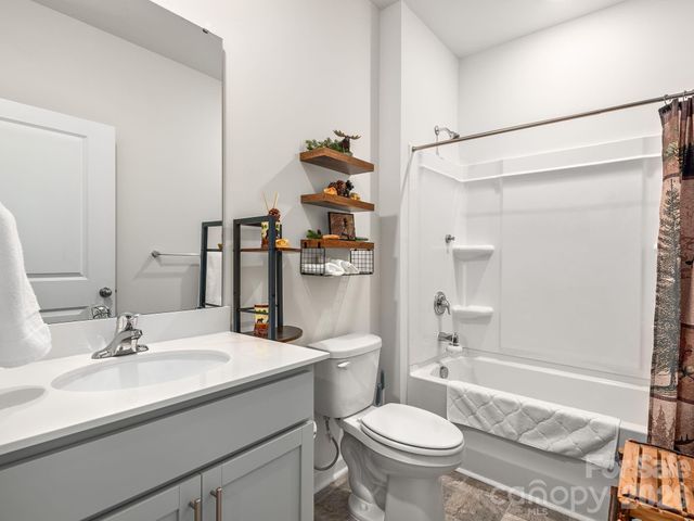 75 Dandelion Road, Fletcher, NC 28732