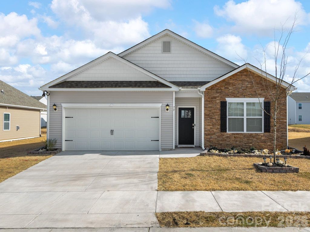 75 Dandelion Road, Fletcher, NC 28732