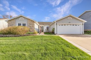 111 Brookside Drive, Glendale Heights, IL 60139