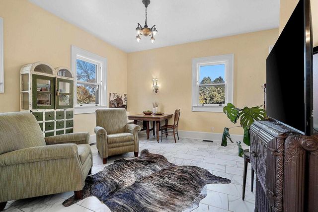 902 S MADISON STREET, Green Bay, WI 54301