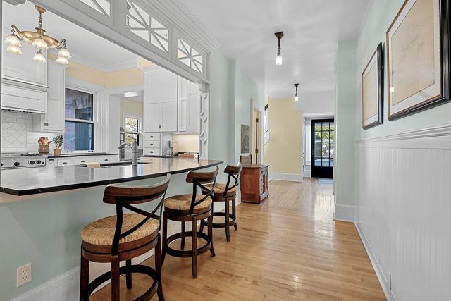 902 S MADISON STREET, Green Bay, WI 54301