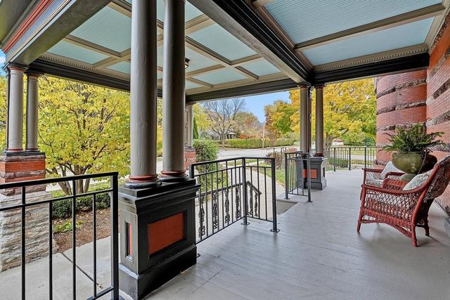 902 S MADISON STREET, Green Bay, WI 54301